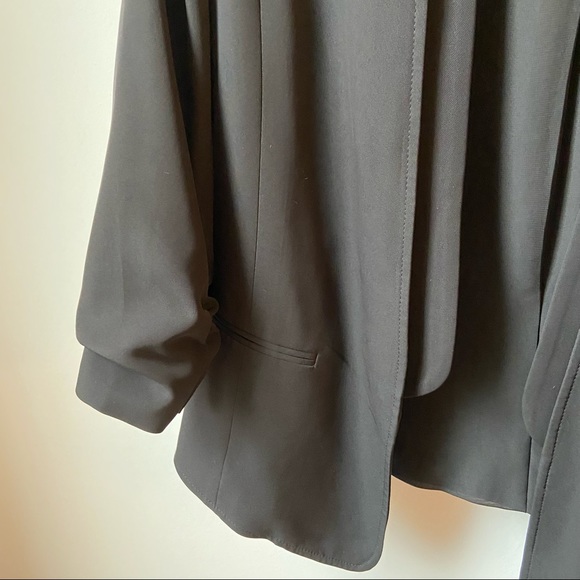 Blazer - Picture 3 of 8